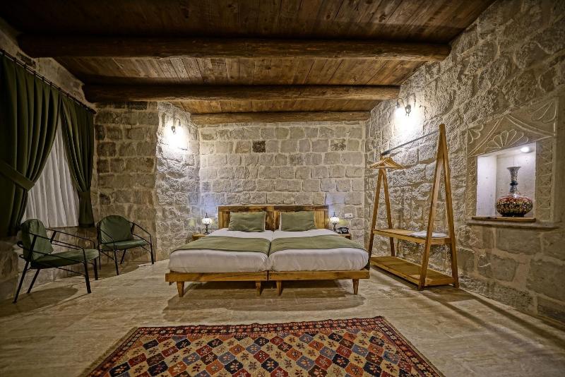Vigneron Cave Hotel image