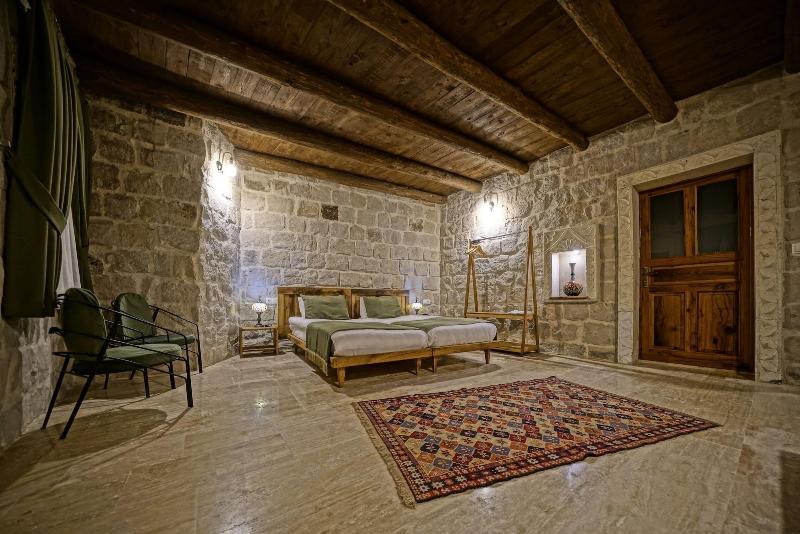 Vigneron Cave Hotel image