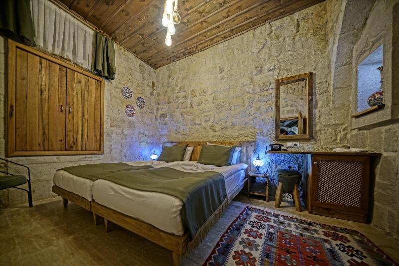 Vigneron Cave Hotel image