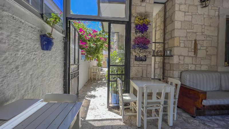 Alayaz Hotel image
