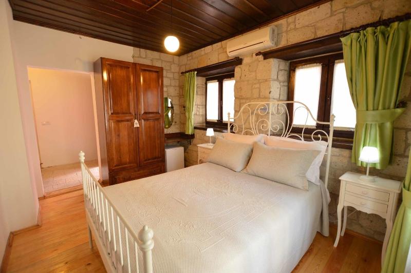 Alayaz Hotel image