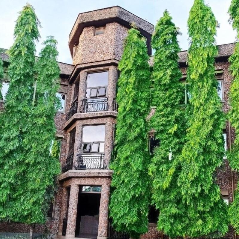 Discovery Courts Hotel image