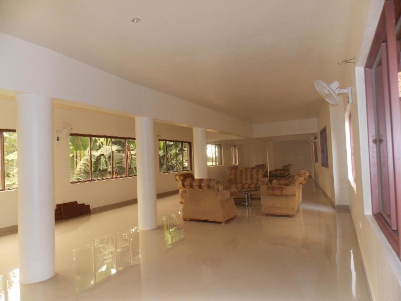 Discovery Courts Hotel image