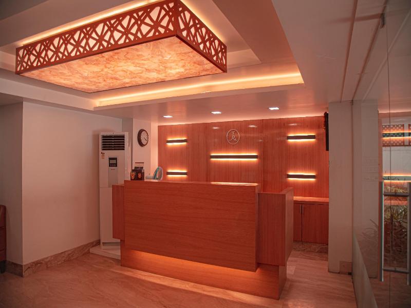 The Avenue Suites