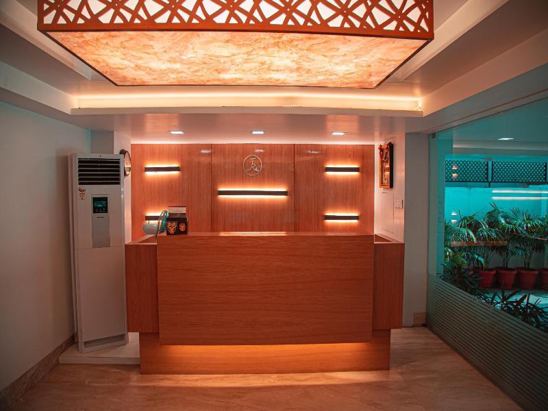 The Avenue Suites