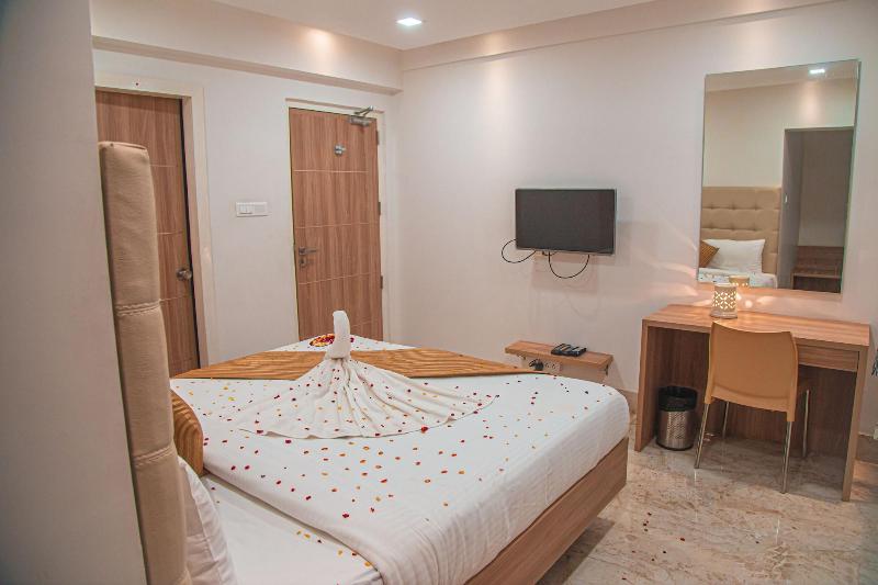 The Avenue Suites — photo 17