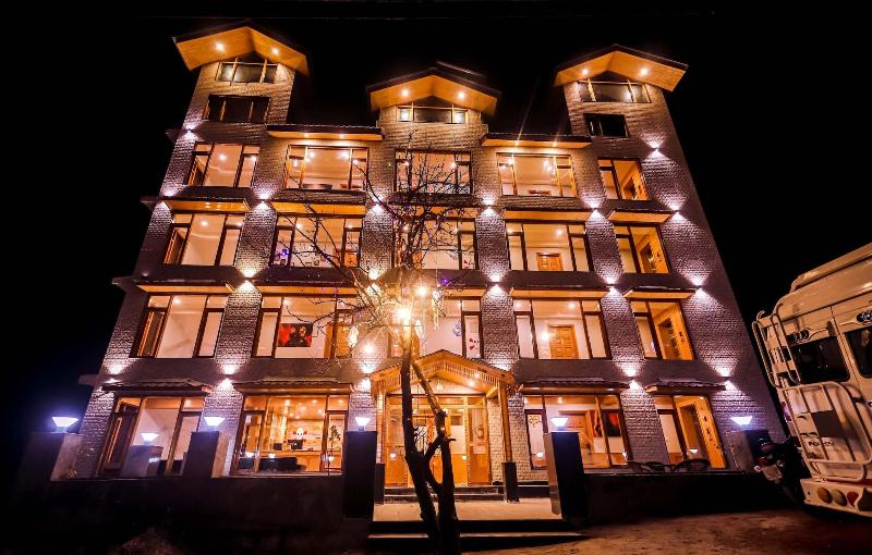 Hotel Smugglers image