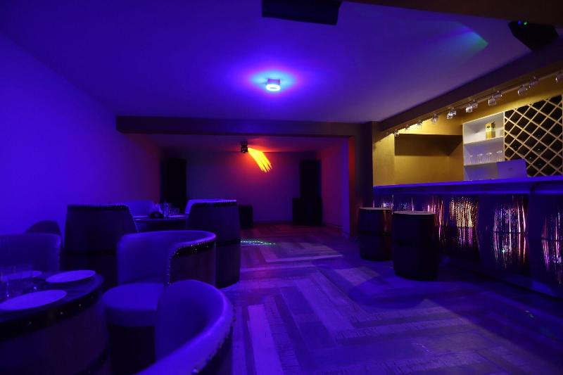 Hotel Smugglers image
