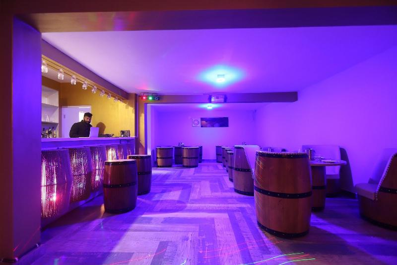 Hotel Smugglers image