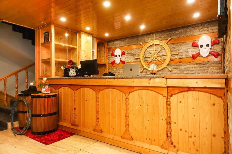 Hotel Smugglers image
