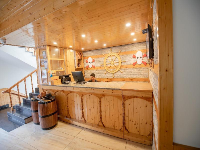 Hotel Smugglers image
