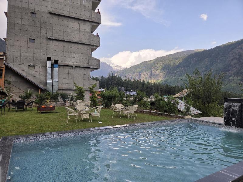 Hotel Smugglers image