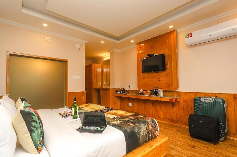 Hotel Smugglers image