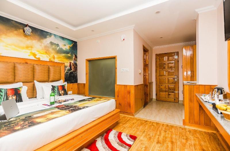 Hotel Smugglers image