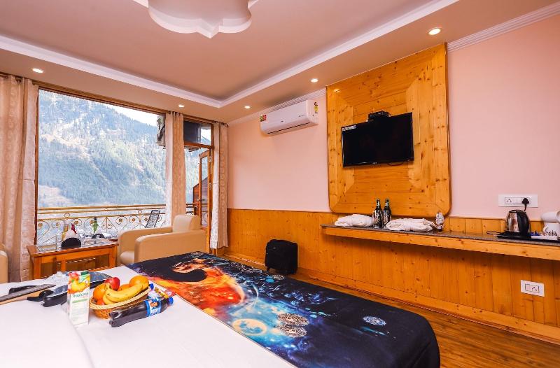 Hotel Smugglers image