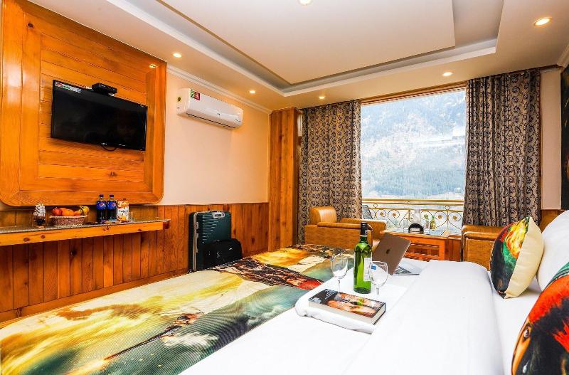 Hotel Smugglers image