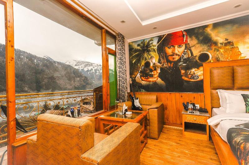 Hotel Smugglers image
