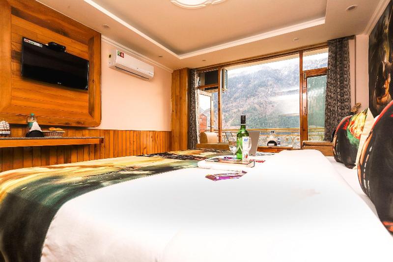 Hotel Smugglers image