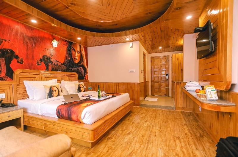 Hotel Smugglers image