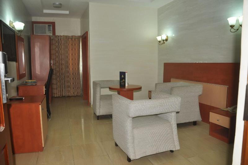 Top Rank Hotel image
