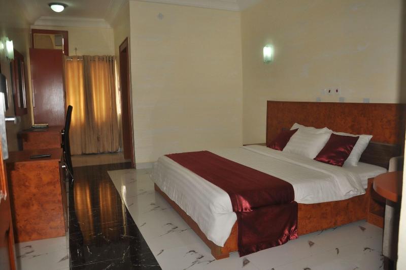 Top Rank Hotel image