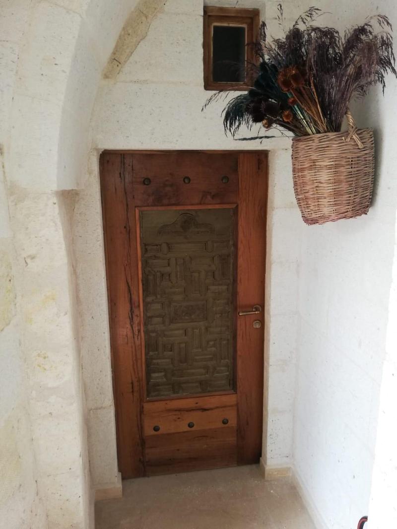 Pigeon Hotel image