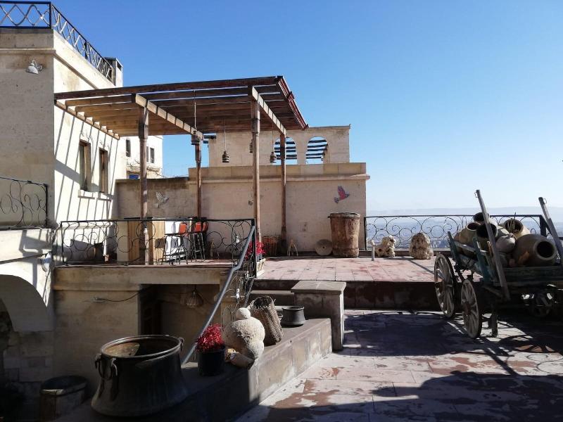 Pigeon Hotel image