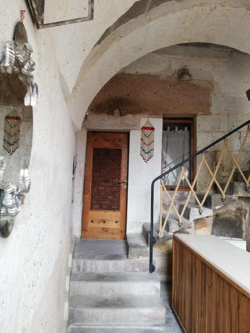 Pigeon Hotel image