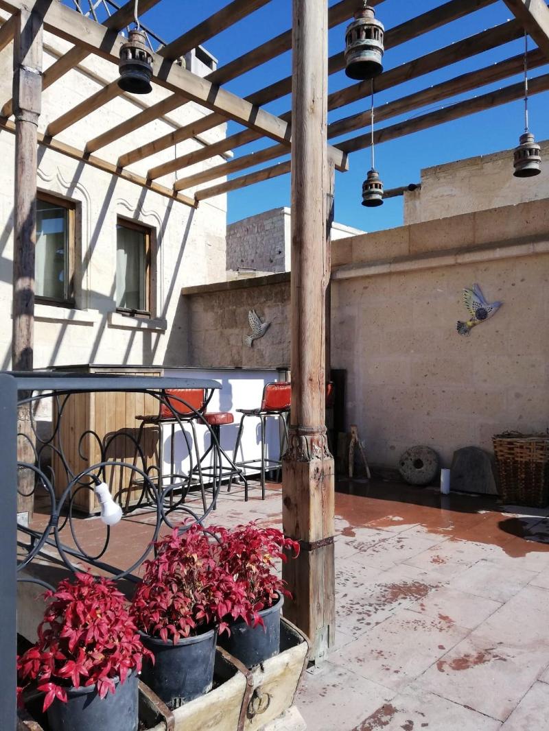 Pigeon Hotel image