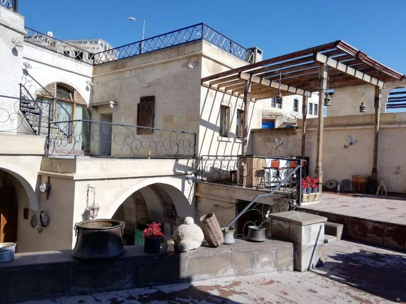Pigeon Hotel image