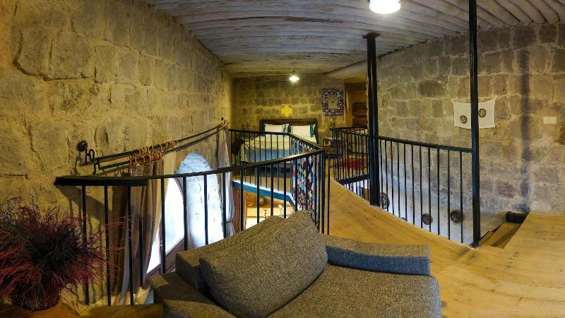 Pigeon Hotel image