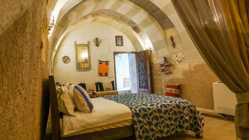 Pigeon Hotel image