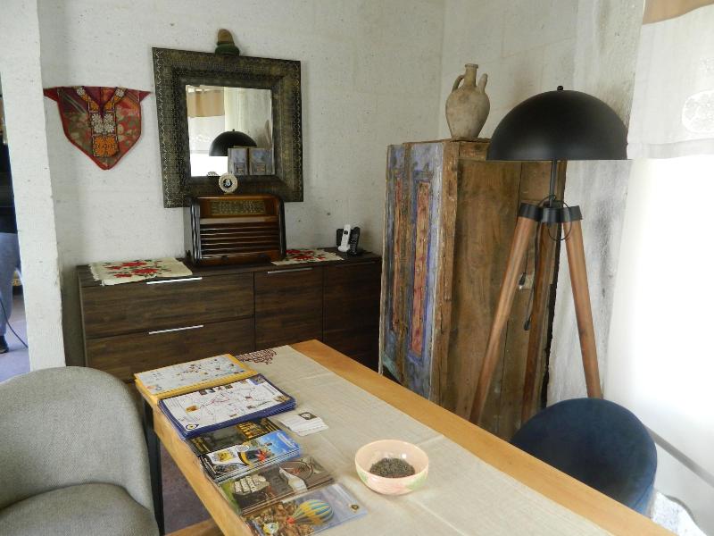 Pigeon Hotel image