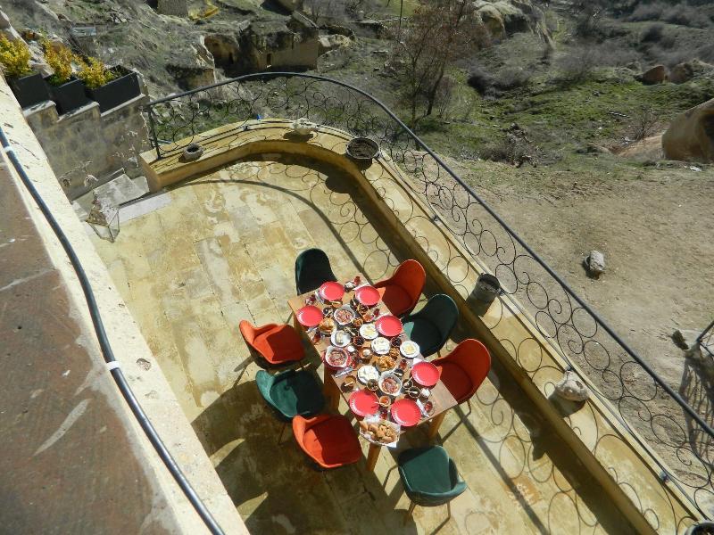 Pigeon Hotel image