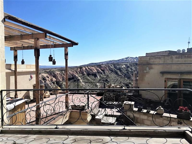 Pigeon Hotel image