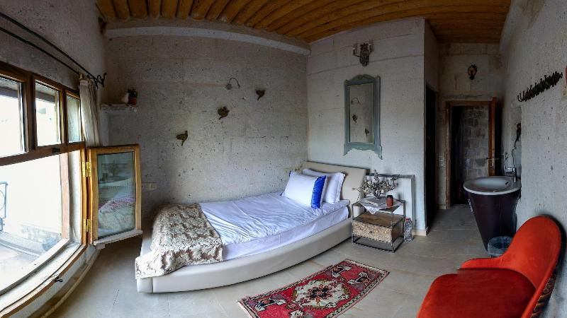 Pigeon Hotel image