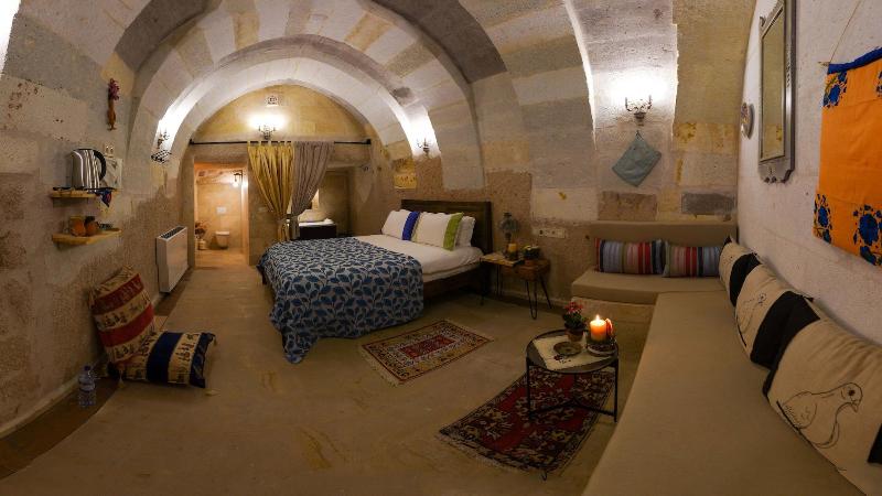 Pigeon Hotel image