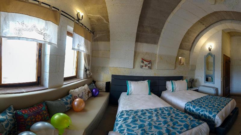 Pigeon Hotel image