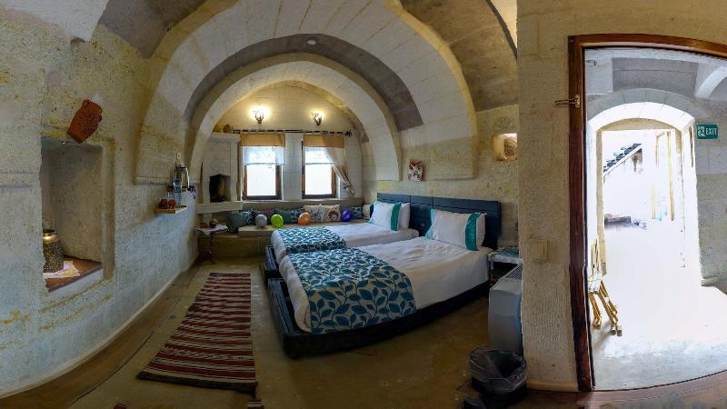 Pigeon Hotel image