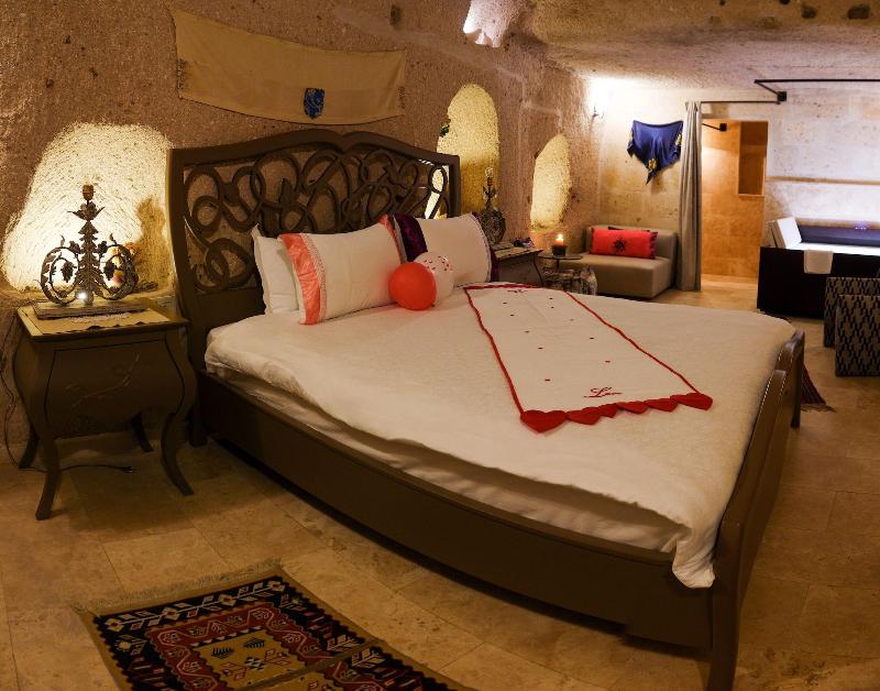 Pigeon Hotel image