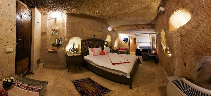Pigeon Hotel image