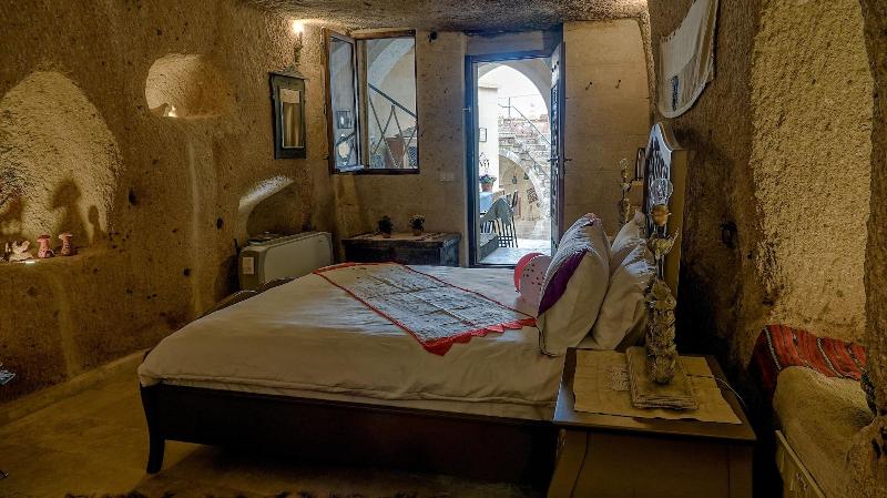 Pigeon Hotel image
