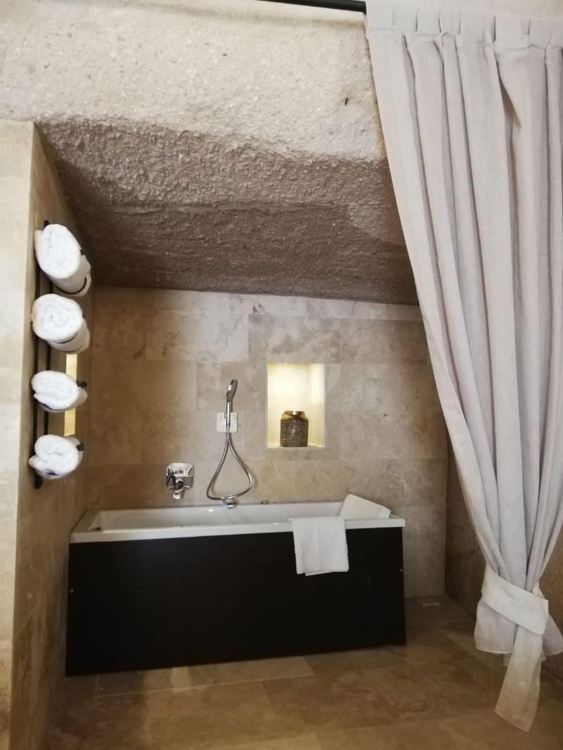Pigeon Hotel image