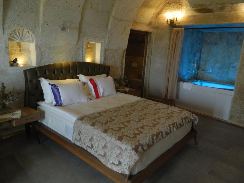 Pigeon Hotel image