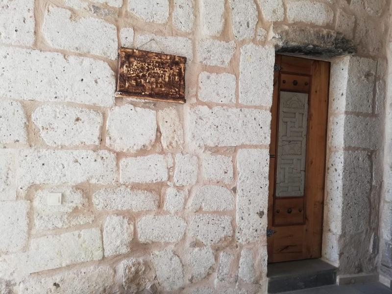 Pigeon Hotel image