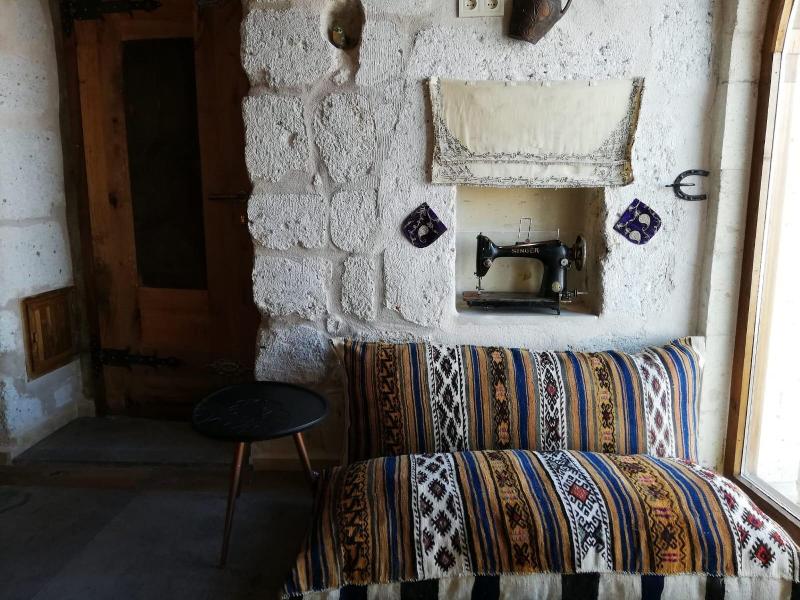 Pigeon Hotel image
