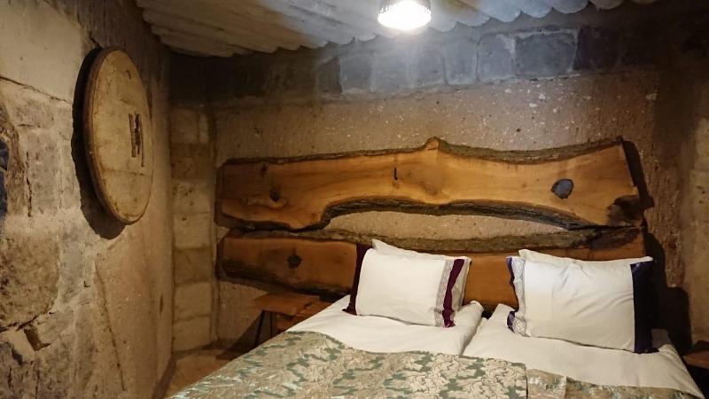 Pigeon Hotel image
