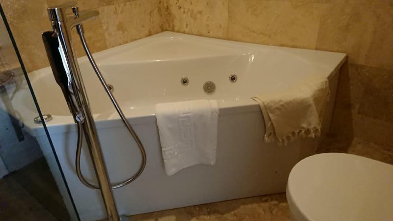 Pigeon Hotel image