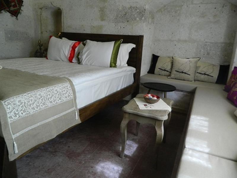 Pigeon Hotel image