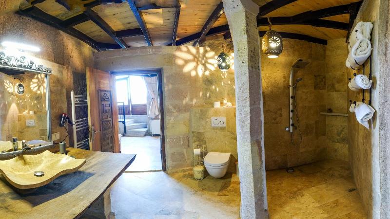 Pigeon Hotel image